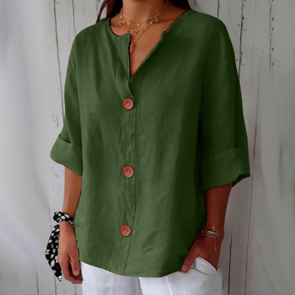 Cotton linen V-neck buttoned top for women