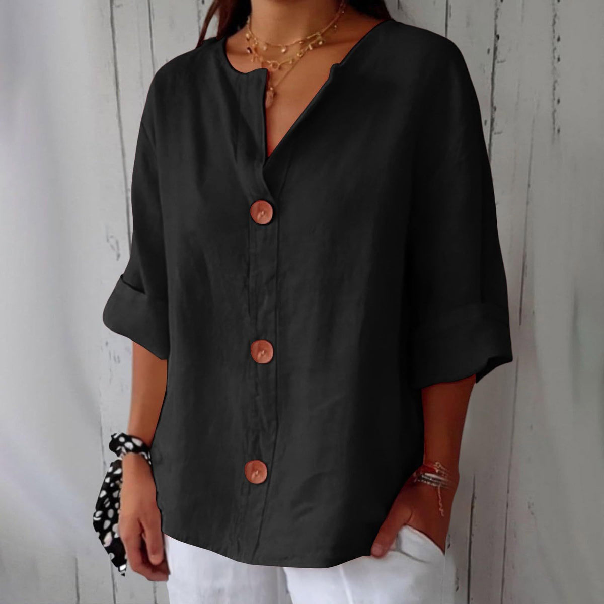 Cotton linen V-neck buttoned top for women