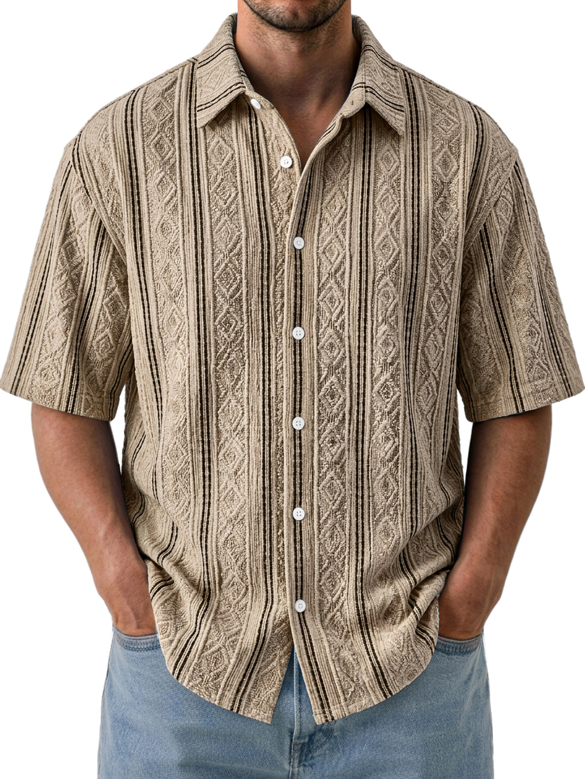 Casual, structured, breathable men's shirt with short sleeves and collar