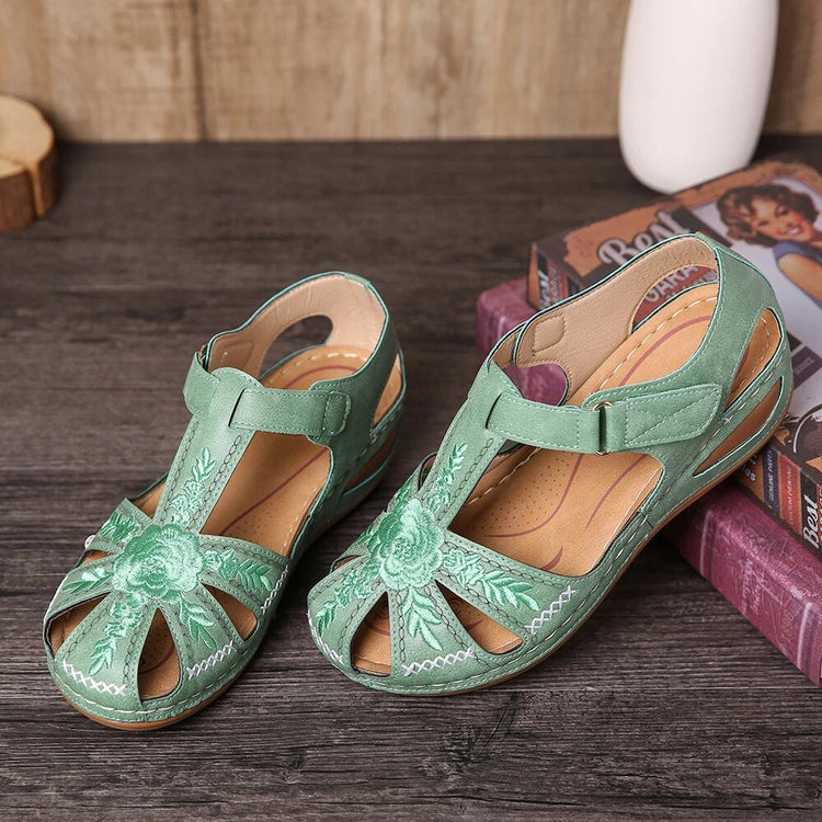 Women's Embroidered Neck Hiking Shoes - Comfortable Non-Slip Mary Jane Sandals for Everyday Wear