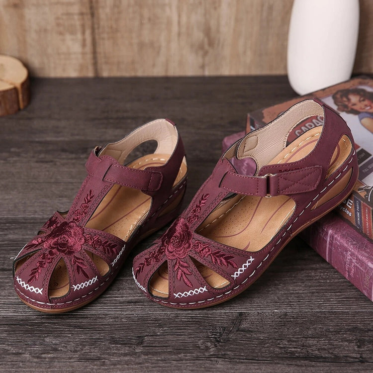 Women's Embroidered Neck Hiking Shoes - Comfortable Non-Slip Mary Jane Sandals for Everyday Wear