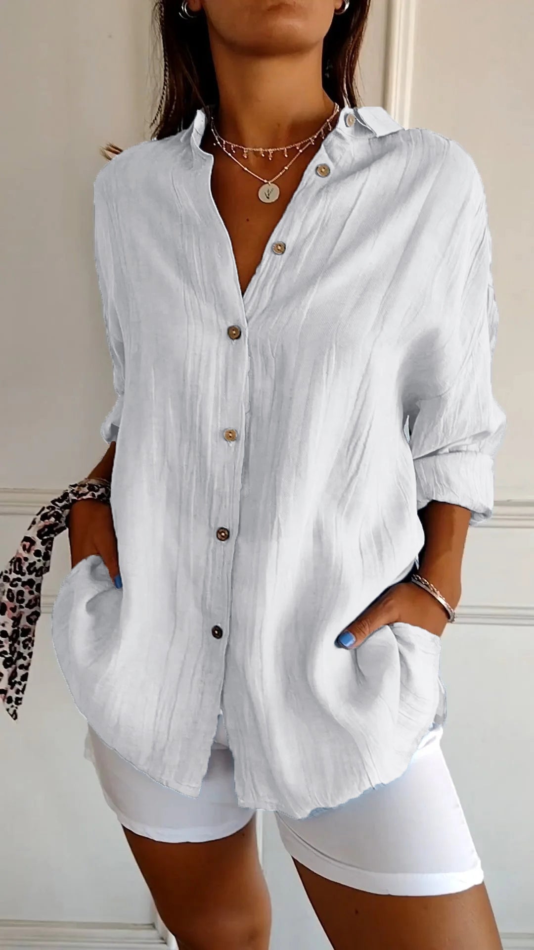 Single-breasted shirt with pleated lapels