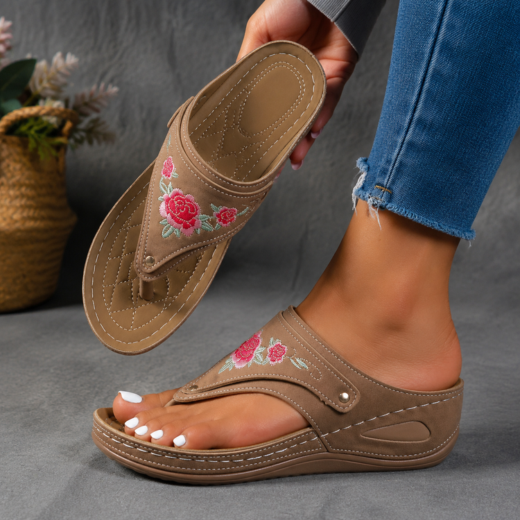 ⏰Last Day 70% OFF 🔥 Breathable petal style sports sandals with non-slip sole.