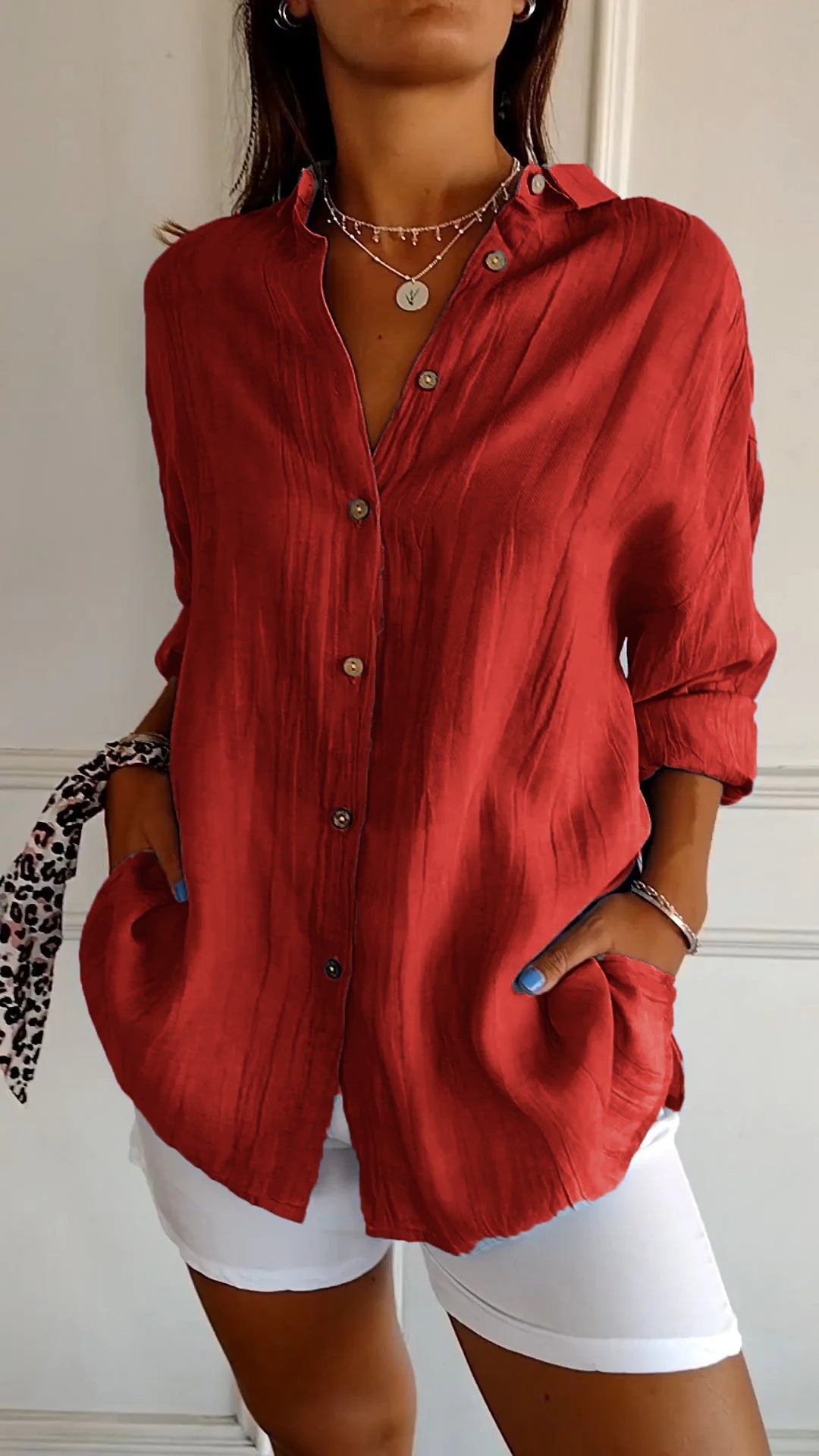 Single-breasted shirt with pleated lapels