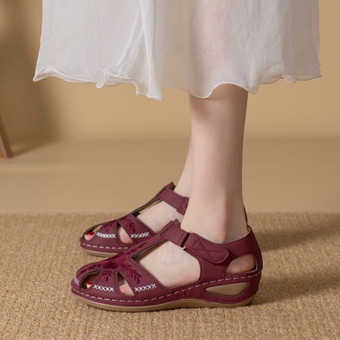 Women's Embroidered Neck Hiking Shoes - Comfortable Non-Slip Mary Jane Sandals for Everyday Wear