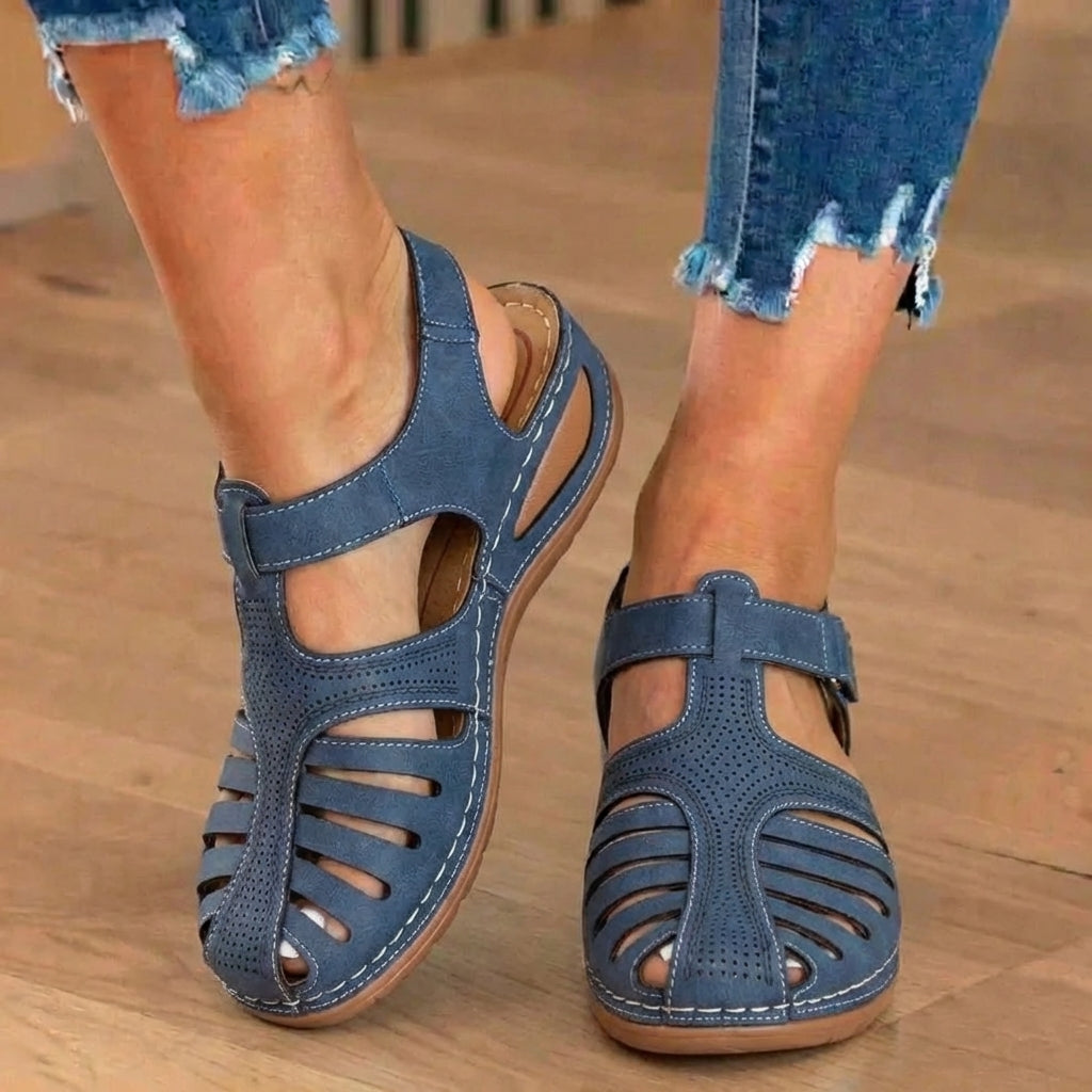 Breathable women's walking sandals with non-slip sole